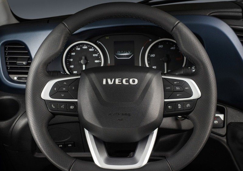 Iveco Daily Furgone (10)