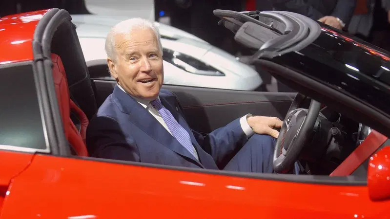 Il Senato americano contro Biden sull'auto elettrica: dimezzati i soldi per le colonnine