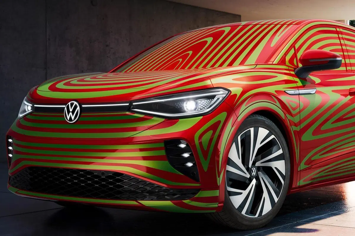 Volkswagen ID.5 si mostra nelle prime foto teaser