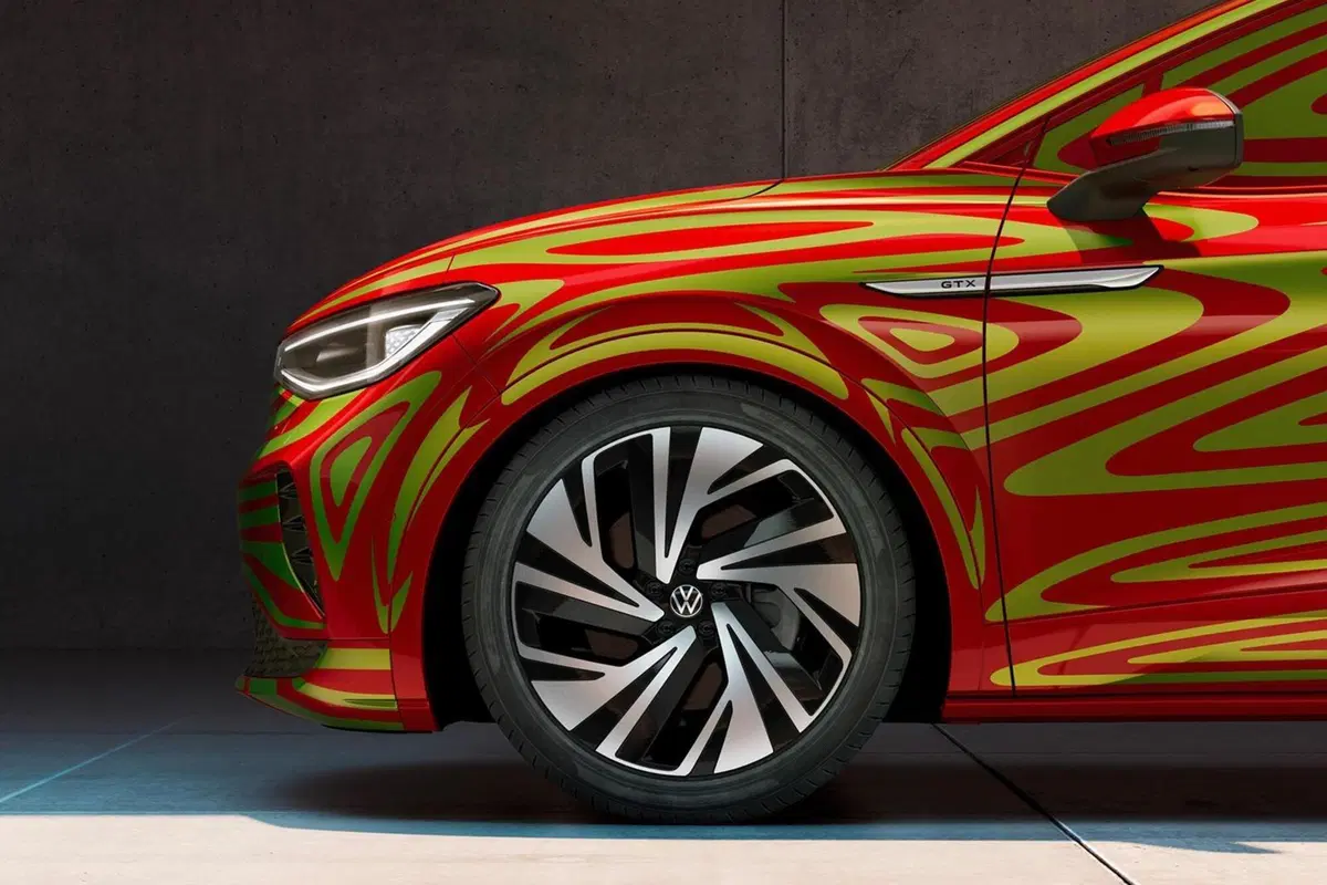 Volkswagen ID.5 si mostra nelle prime foto teaser (5)
