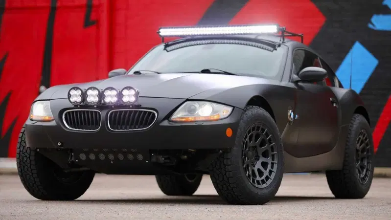 Allestimento speciale BMW per puristi obbligati a correre in offroad: Z4 Safari [costa solo 13K!]