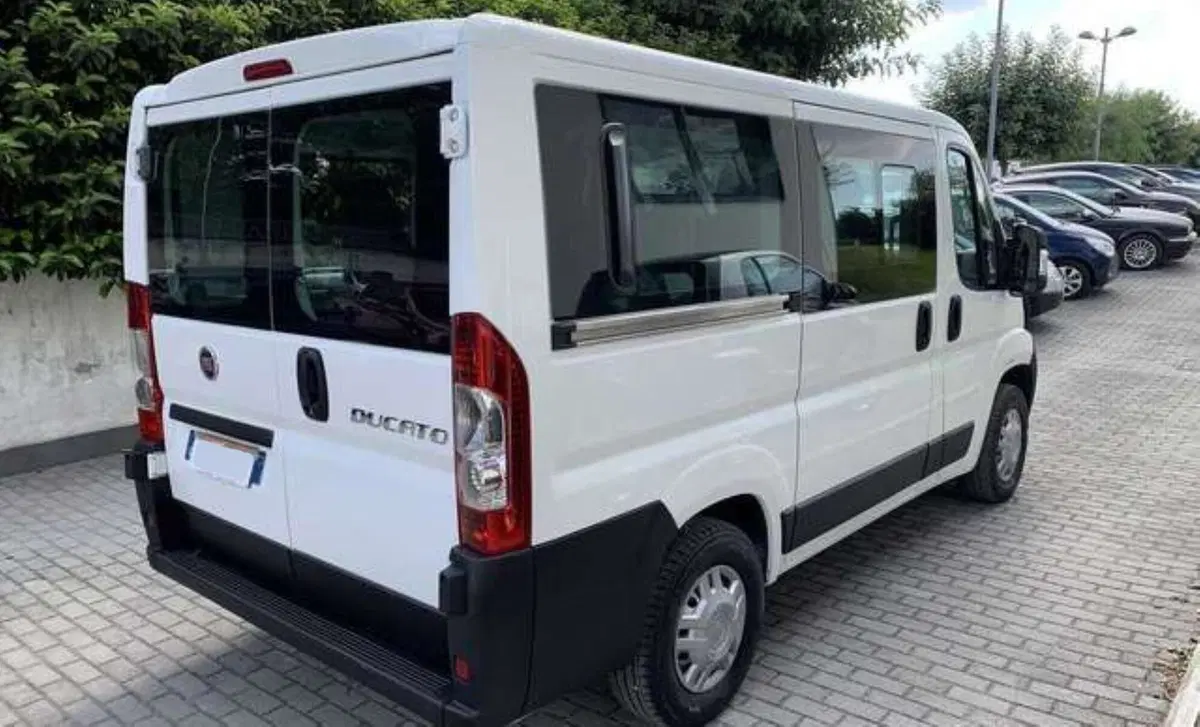 Fiat Ducato Furgone Vetrato 33 MH1 2.2 mjt3 140cv  serie 8 (19)