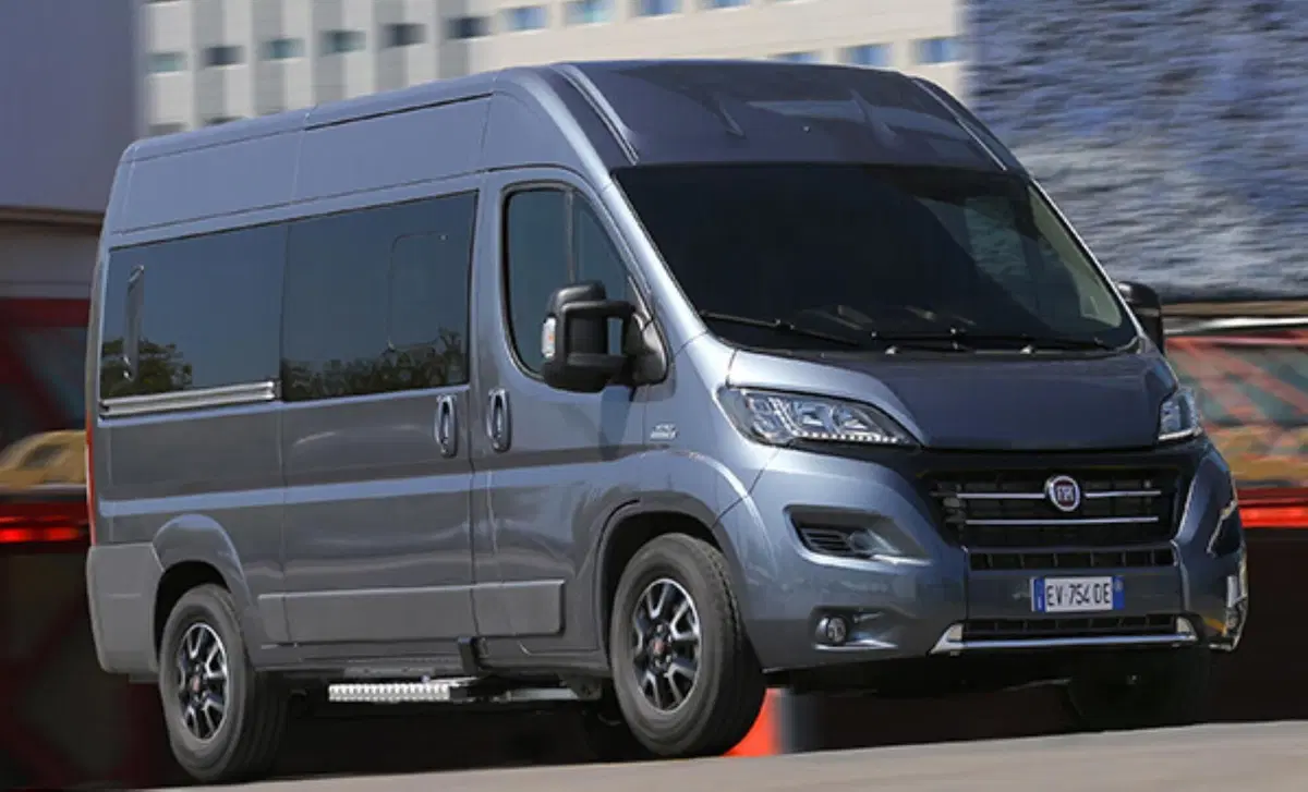 Fiat Ducato Furgone Vetrato 33 MH1 2.2 mjt3 140cv  serie 8 (8)