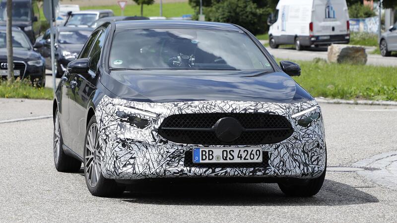 Mercedes Classe A: al debutto il restyling [FOTO SPIA]