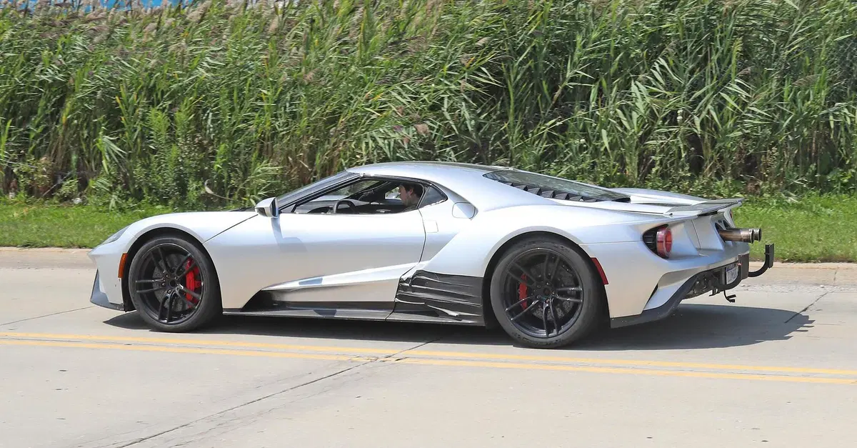 L'ultima e pura Ford GT: V8 da oltre 750CV [foto spia]