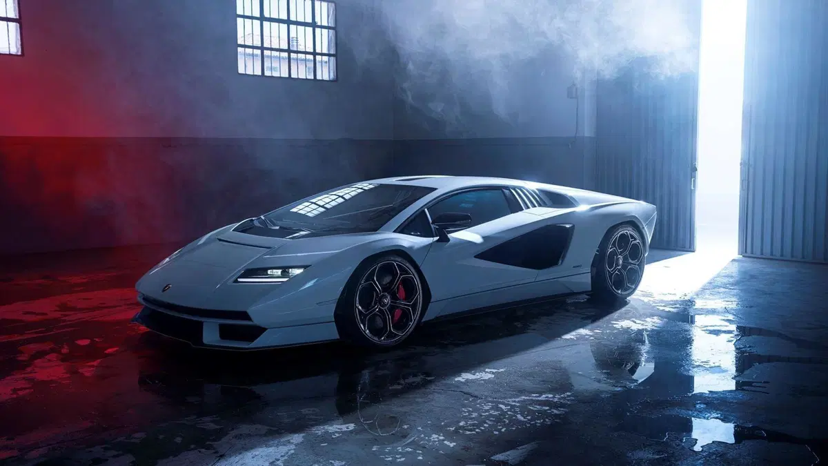Lamborghini Countach LPI 800-4, Basta chiacchiere: ecco cosa ne pensiamo