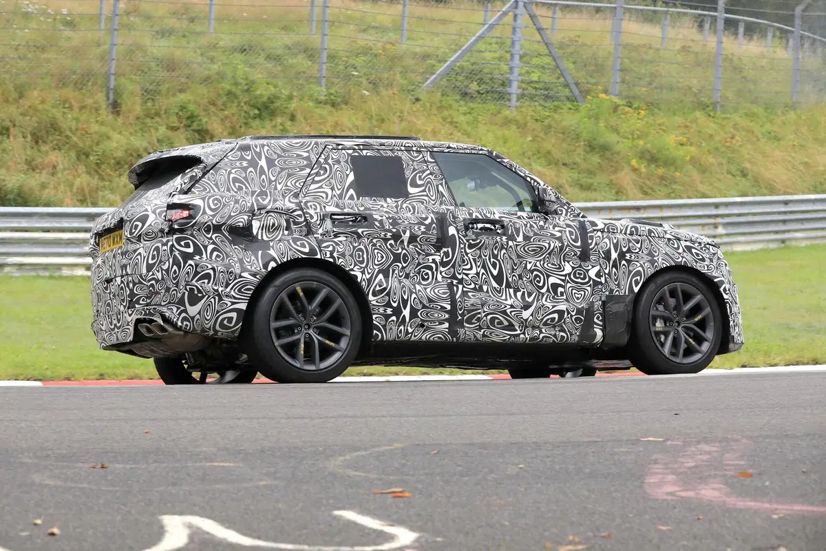 Foto spia: Range Rover Sport SVR (9)