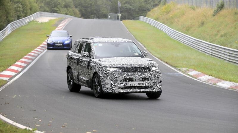 Range Rover Sport SVR compare in delle nuove foto