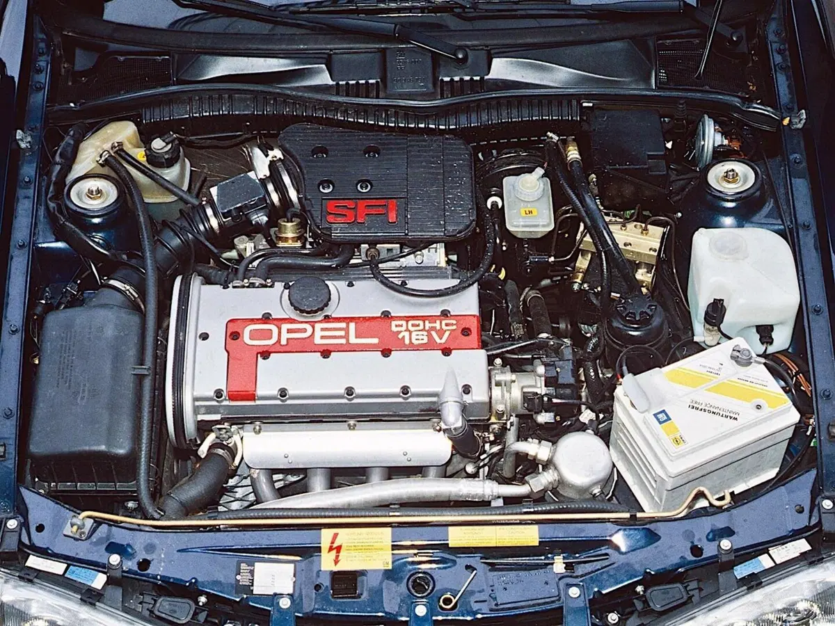 30 anni e 4 ruote, Confronto coupé: Opel Calibra Vs Nissan 200SX (Silvia) (13)