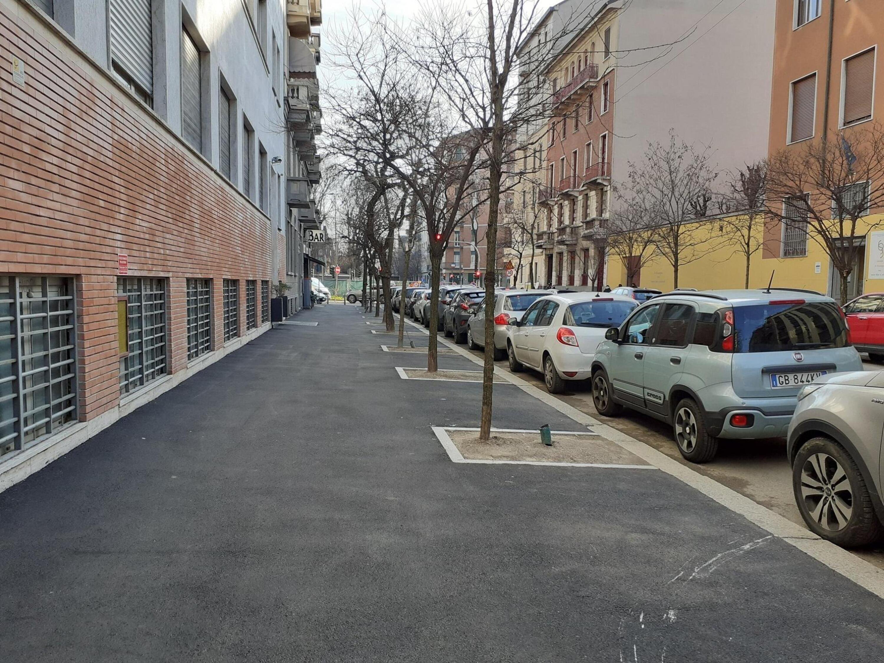 Novit&agrave; Parcheggi, Milano: auto elettriche sempre gratis anche su strisce blu e gialle [download pass]