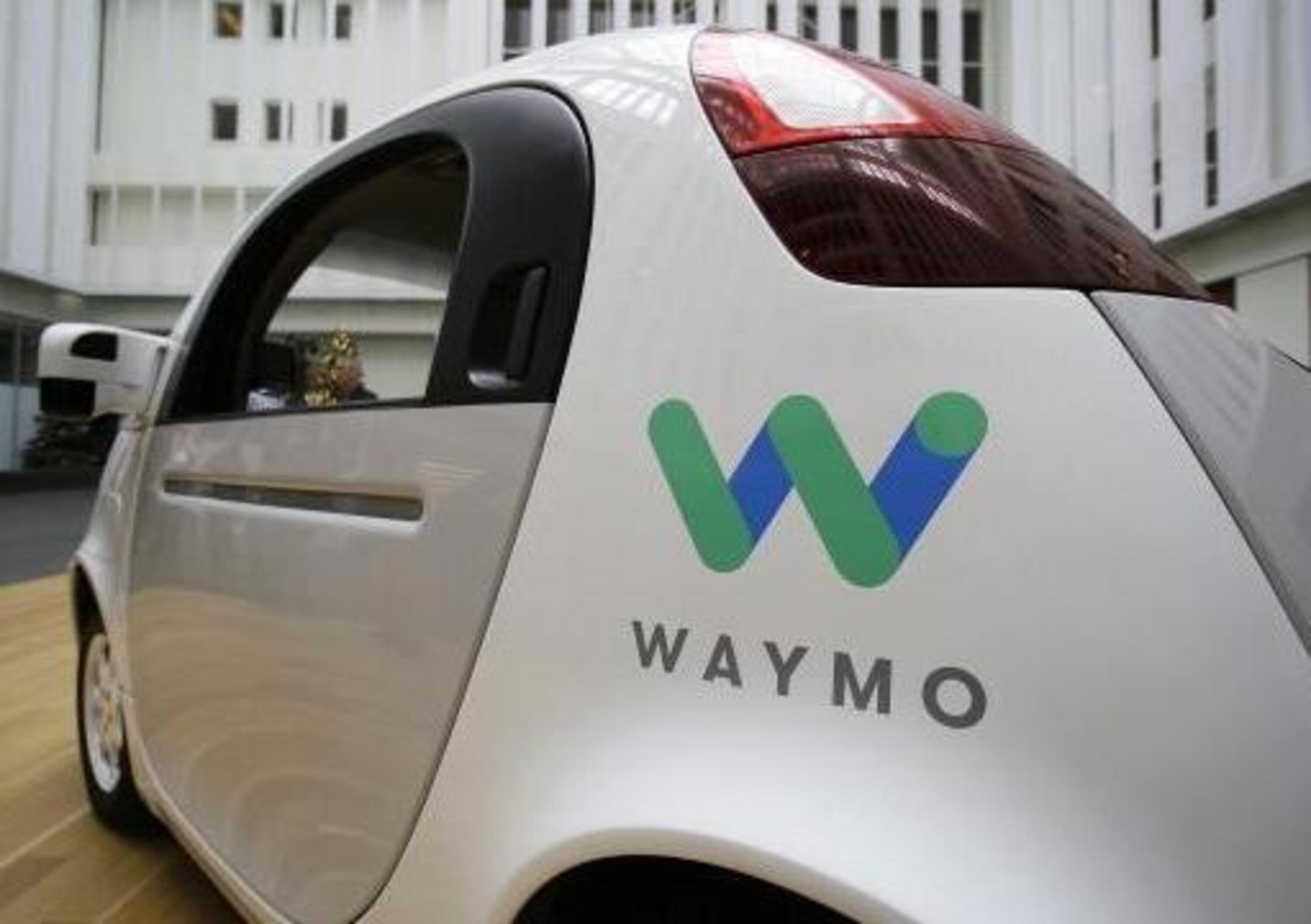 Taxi autonomi: Waymo lancia i test con i passeggeri