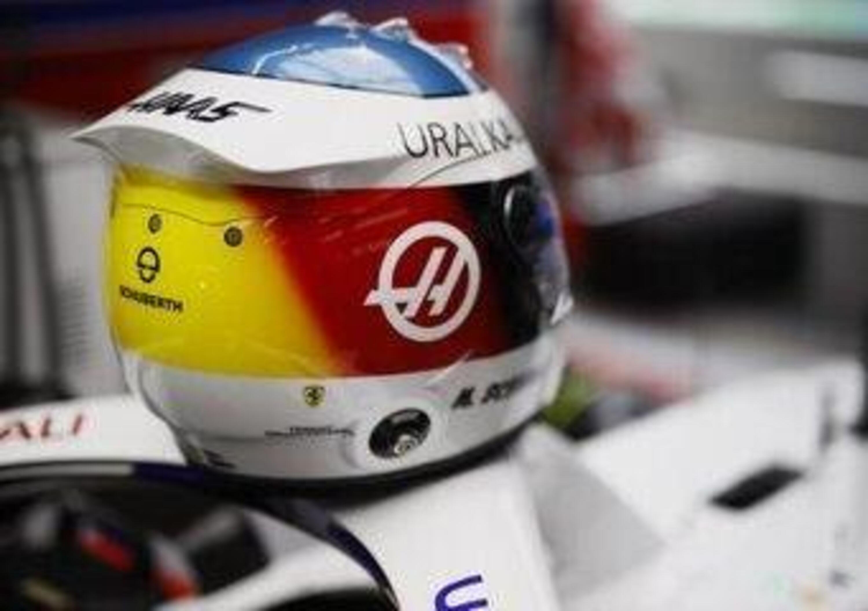 F1, Mick Schumacher casco speciale per celebrare i 30 anni dall&#039;esordio del padre a Spa
