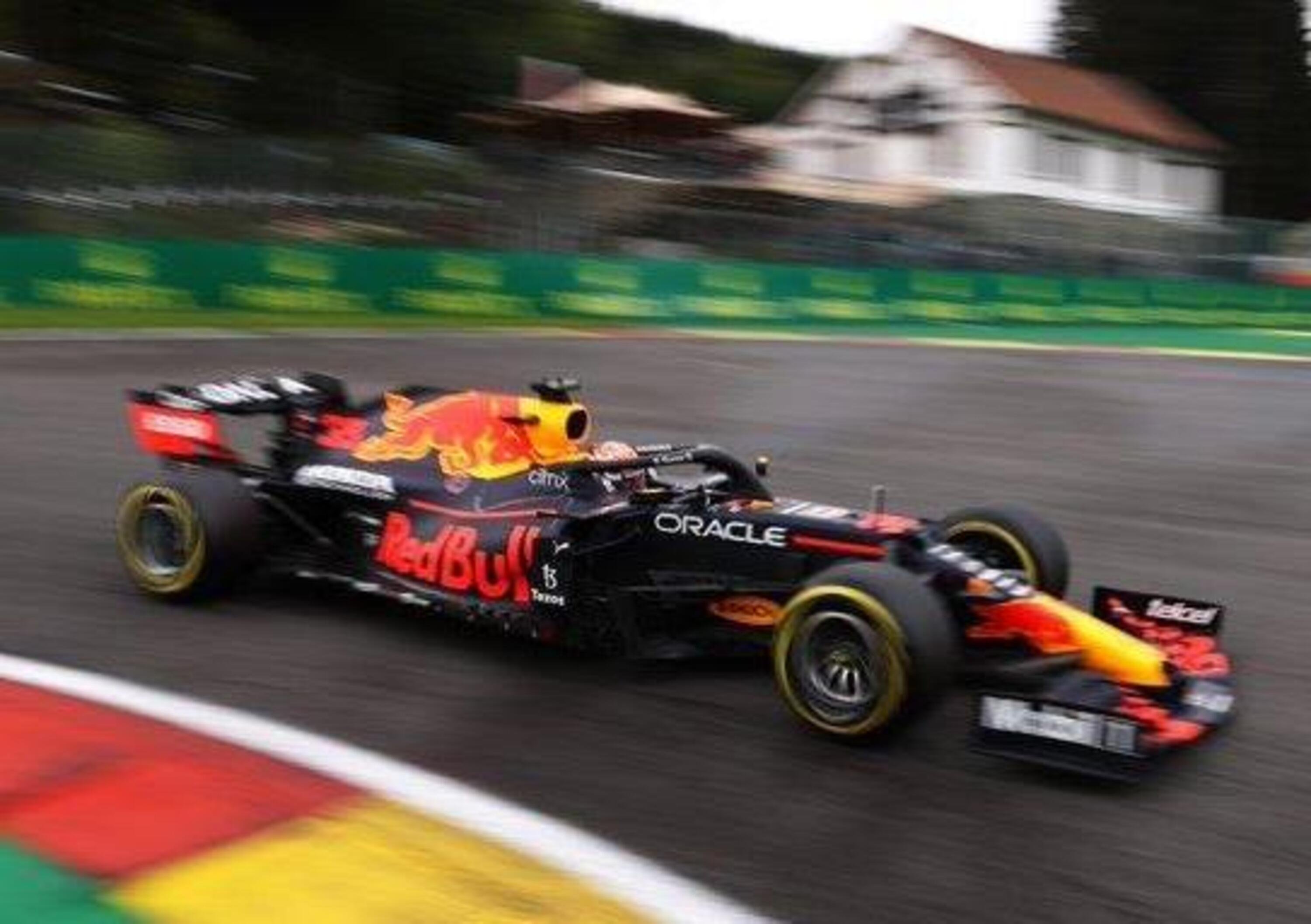 F1, Verstappen: &quot;Ho perso il posteriore e sono finito a muro&quot;