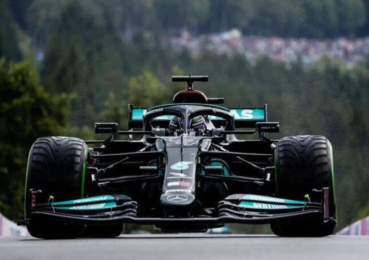 F1, Hamilton: "Complimenti a Verstappen, ho fatto pi&ugrave; fatica nel secondo tentativo"
