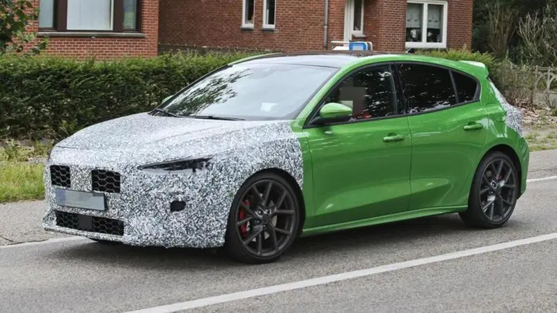 La Ford Focus ST all'ultimo restyling: cattiva quanto basta?