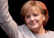 Angela Merkel inaugura il Salone dell'auto di Monaco