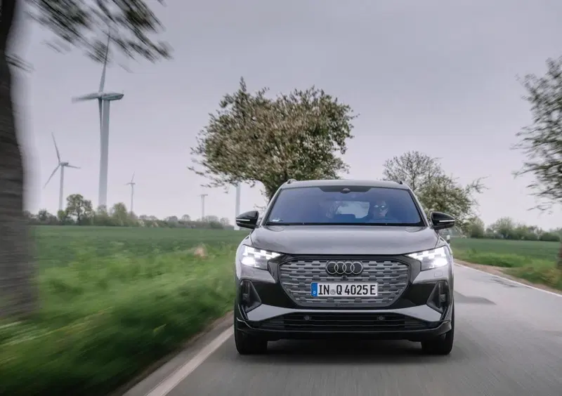 Audi Q4 (2)