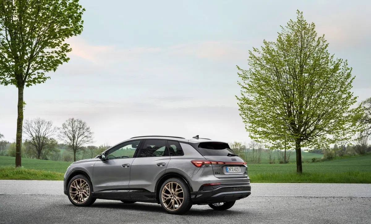 Audi Q4 Q4 45 e-tron quattro Business Advanced (3)