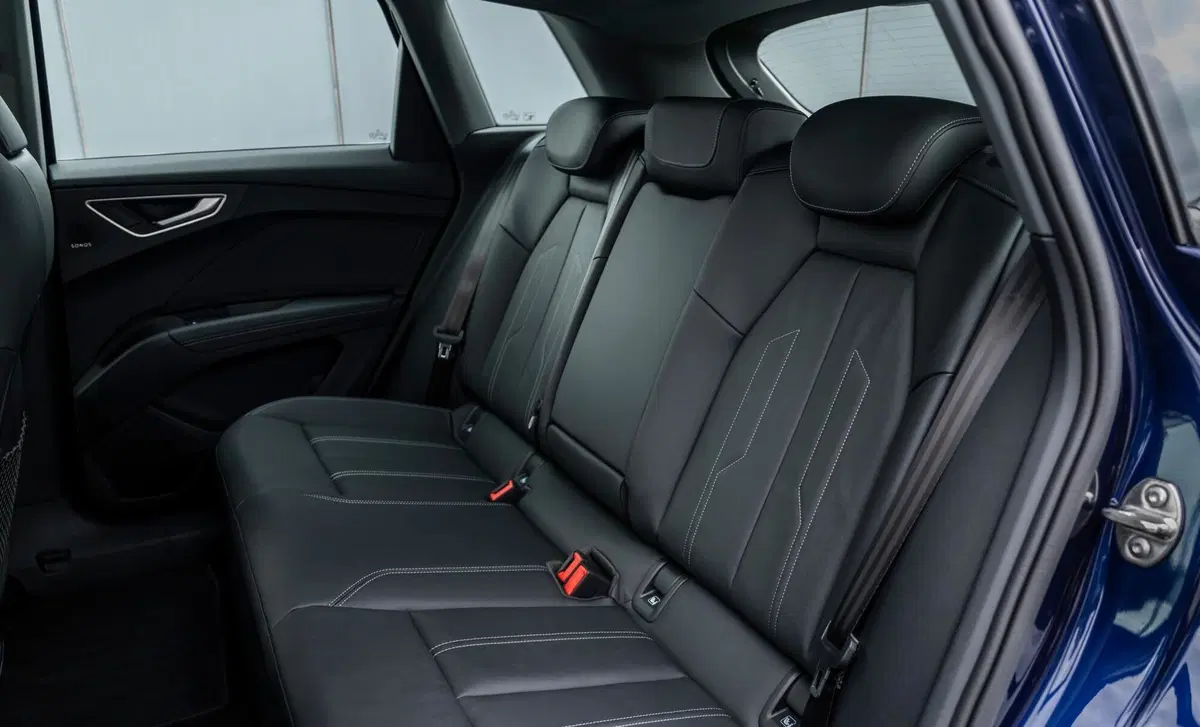 Audi Q4 Q4 45 e-tron quattro Business Advanced (12)