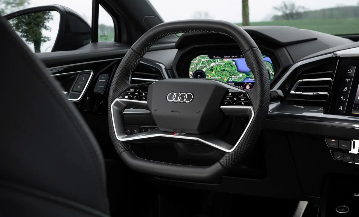 Audi Q4 Q4 45 e-tron quattro Business Advanced (18)