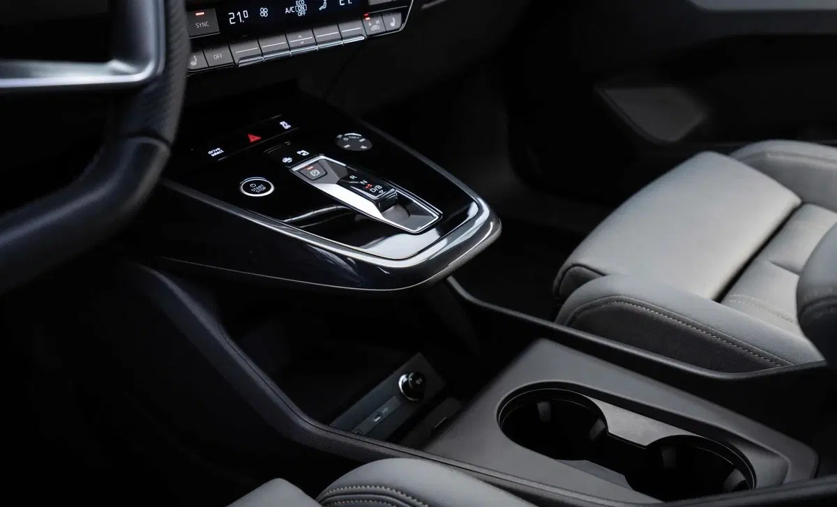 Audi Q4 Q4 45 e-tron quattro Business Advanced (15)
