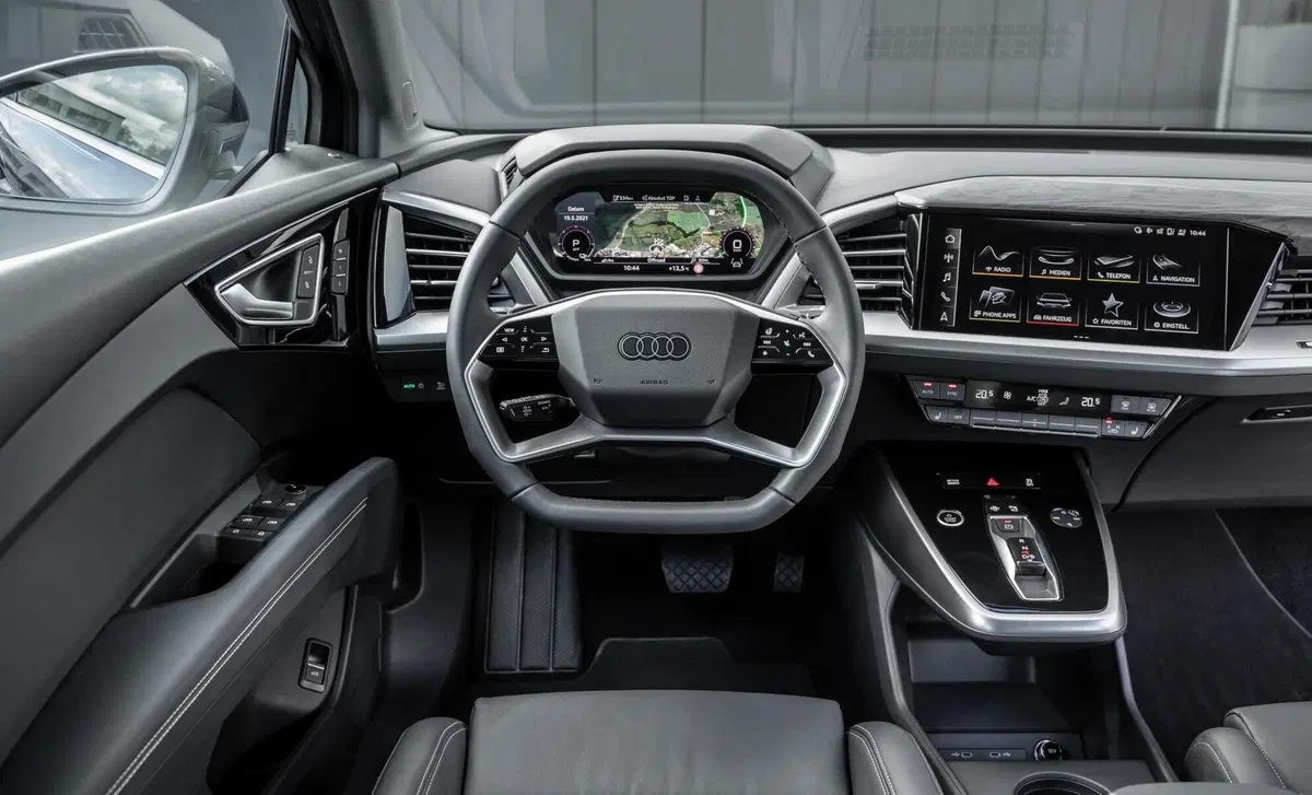 Audi Q4 Q4 45 e-tron quattro Business Advanced (10)