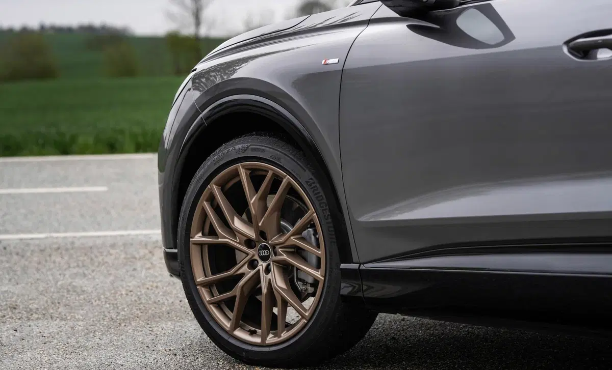 Audi Q4 Q4 45 e-tron quattro Business Advanced (22)