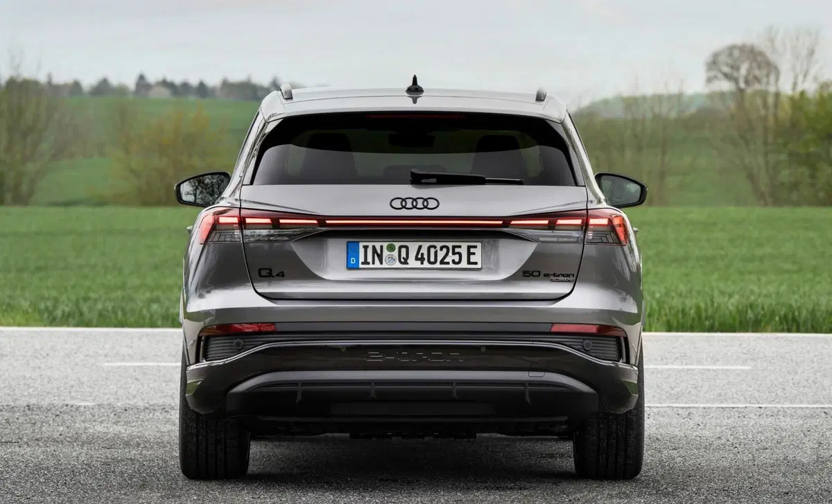 Audi Q4 Q4 45 e-tron quattro Business Advanced (4)