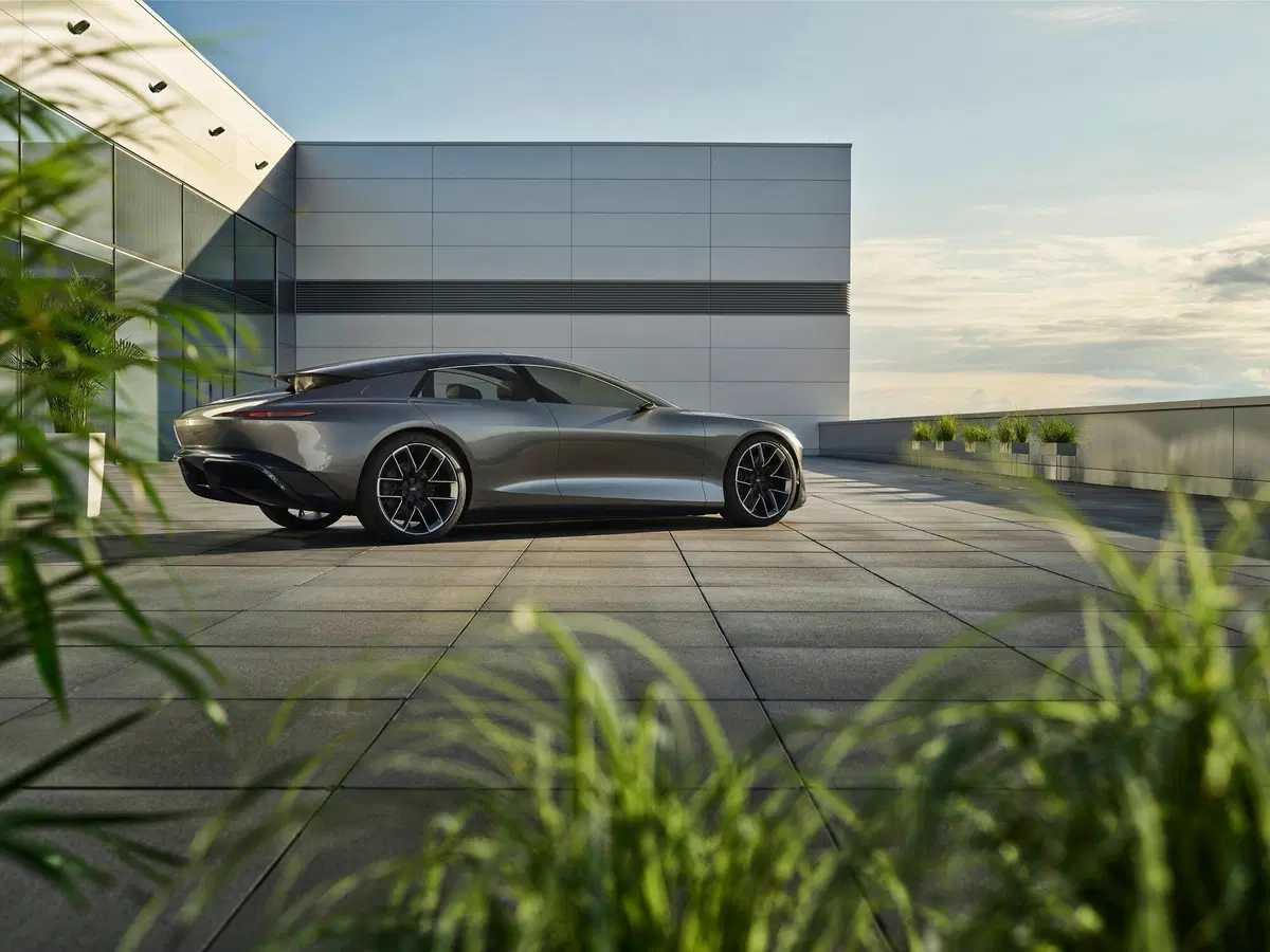 Audi Grandsphere: ecco il futuro dell'auto secondo i Quattro anelli di Ingolstadt (10)