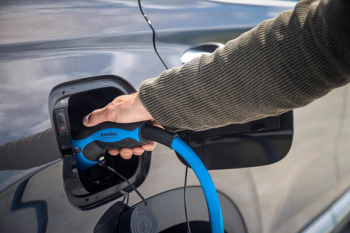 Prova Hyundai SANTA FE hybrid plug-in | Ibrida "alla spina" con 7 posti. Da 61.000 euro (2)