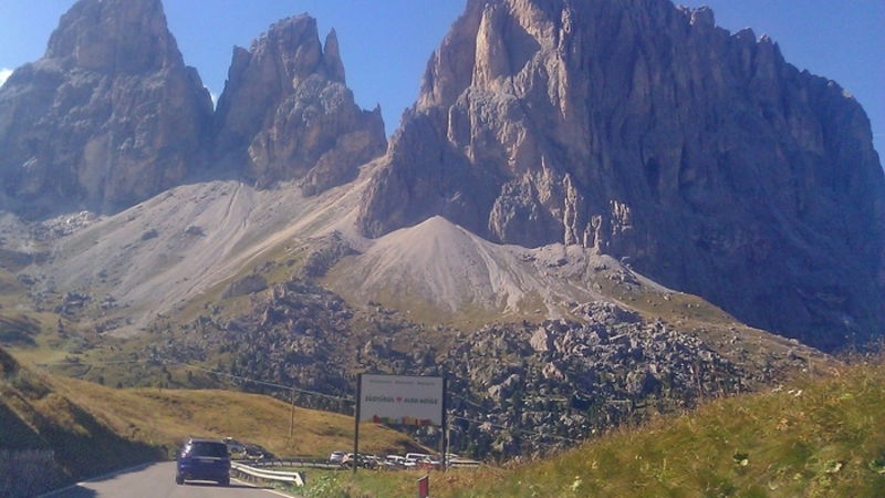 Per tutelare le Dolomiti: dal 2022 meno auto sulle strade di montagna