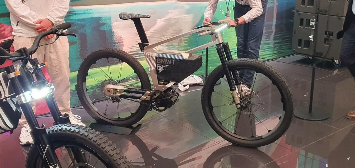 BMW Vision AMBY e i-Vision AMBY. Due proposte per la mobilità [VIDEO e GALLERY] (2)