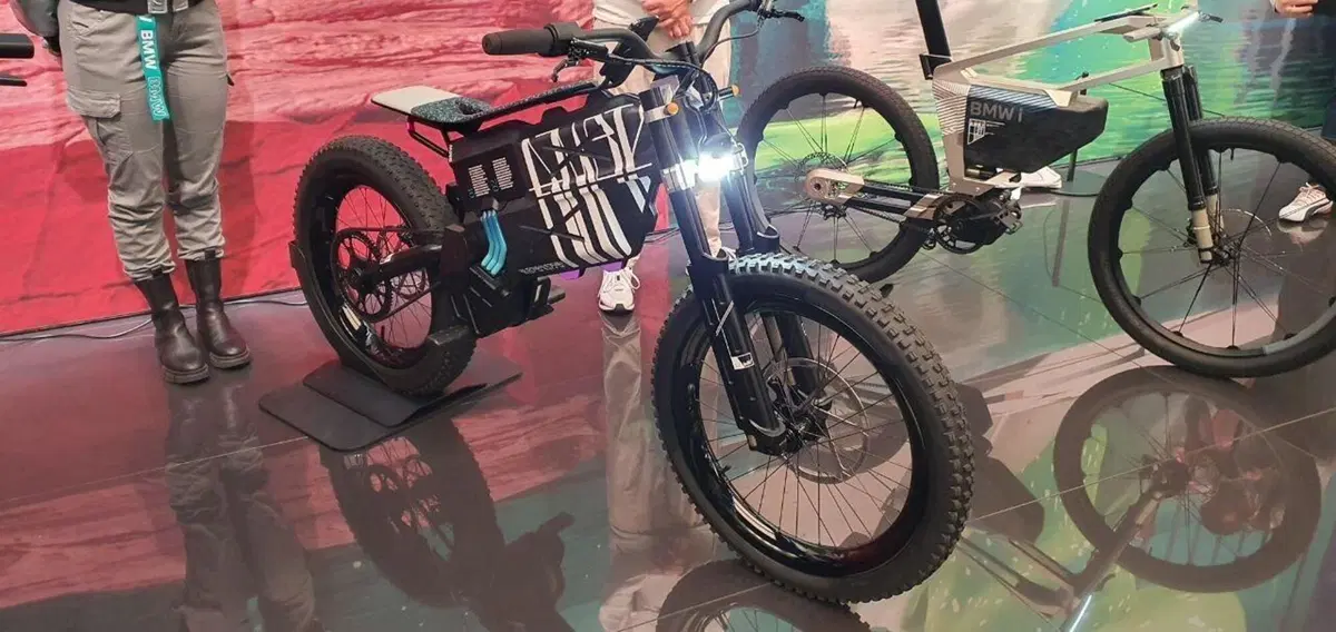 BMW Vision AMBY e i-Vision AMBY. Due proposte per la mobilità [VIDEO e GALLERY] (4)