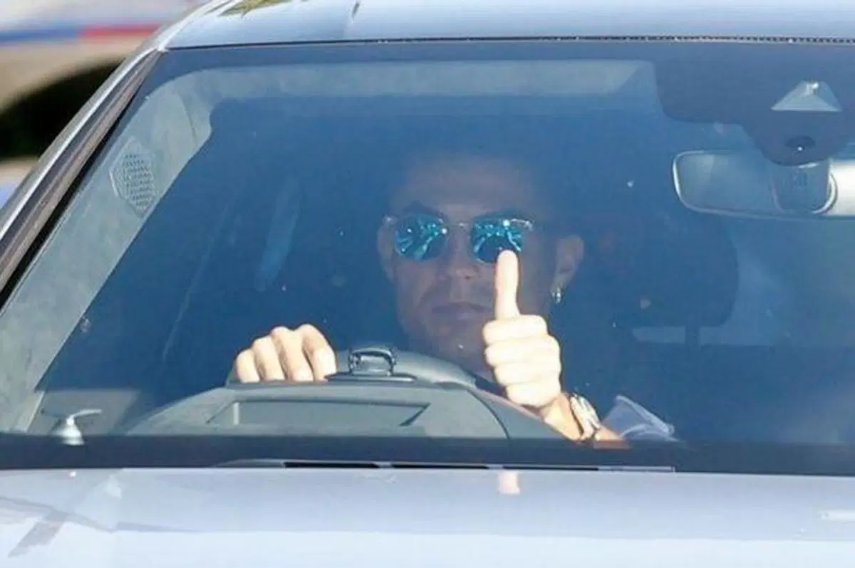 Cristiano Ronaldo avvistato su una nuova Lamborghini Urus (3)