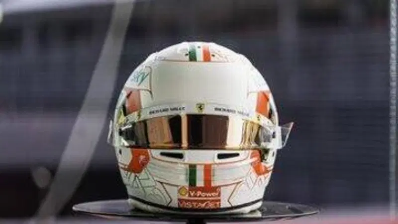 F1, Leclerc e Sainz caschi speciali per il Gran Premio d'Italia