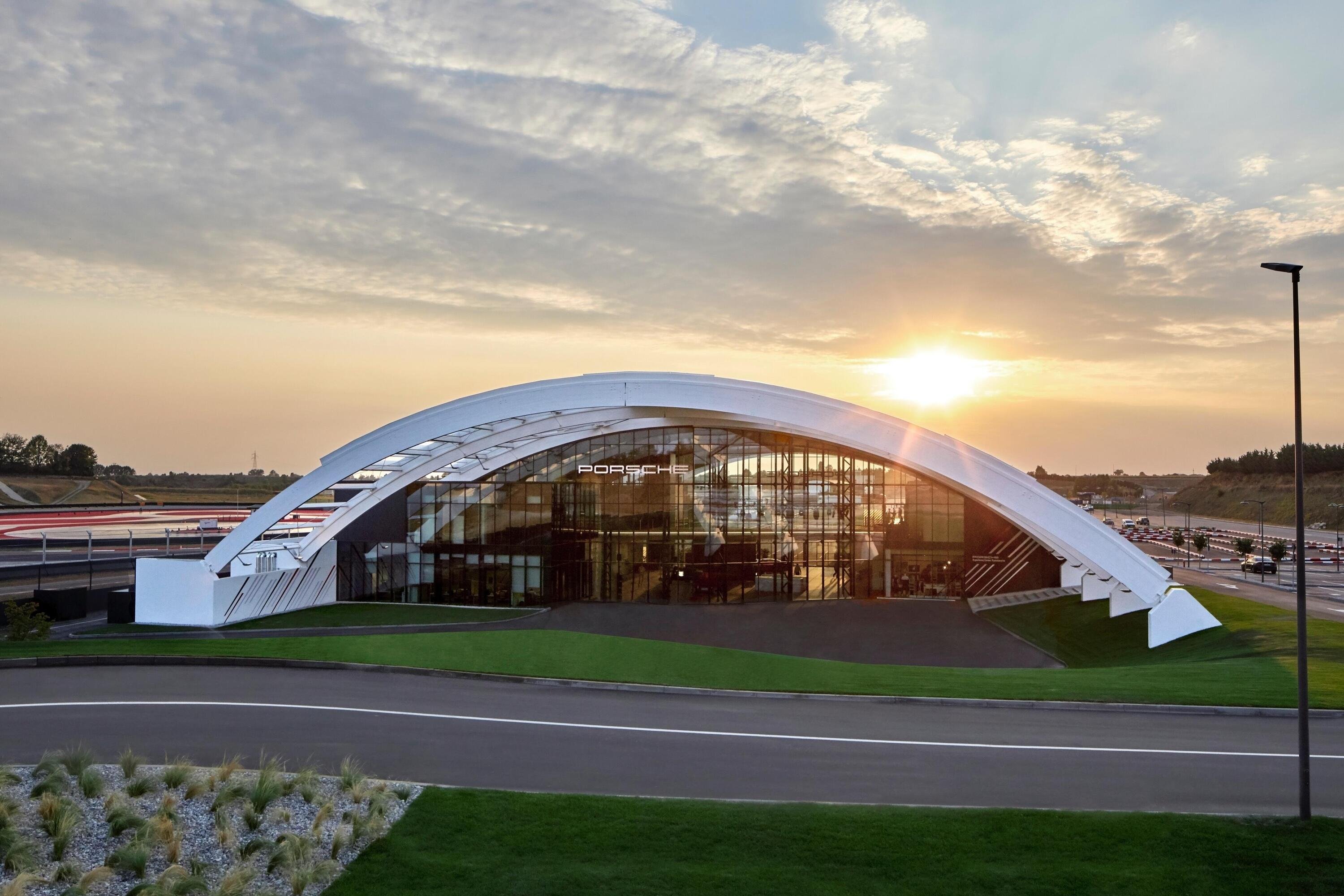 Apre in Franciacorta il Porsche Experience Center pi&ugrave; grande del mondo