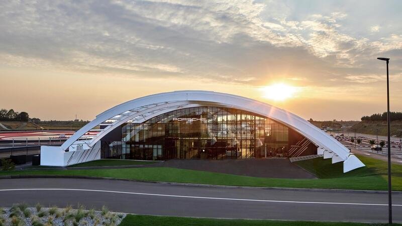 Apre in Franciacorta il Porsche Experience Center pi&ugrave; grande del mondo