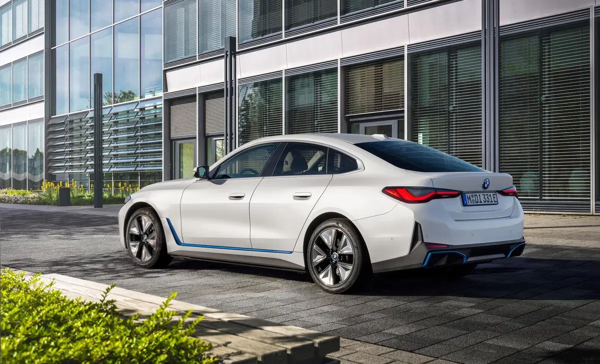 BMW i4 i4 edrive35 Sport (22)
