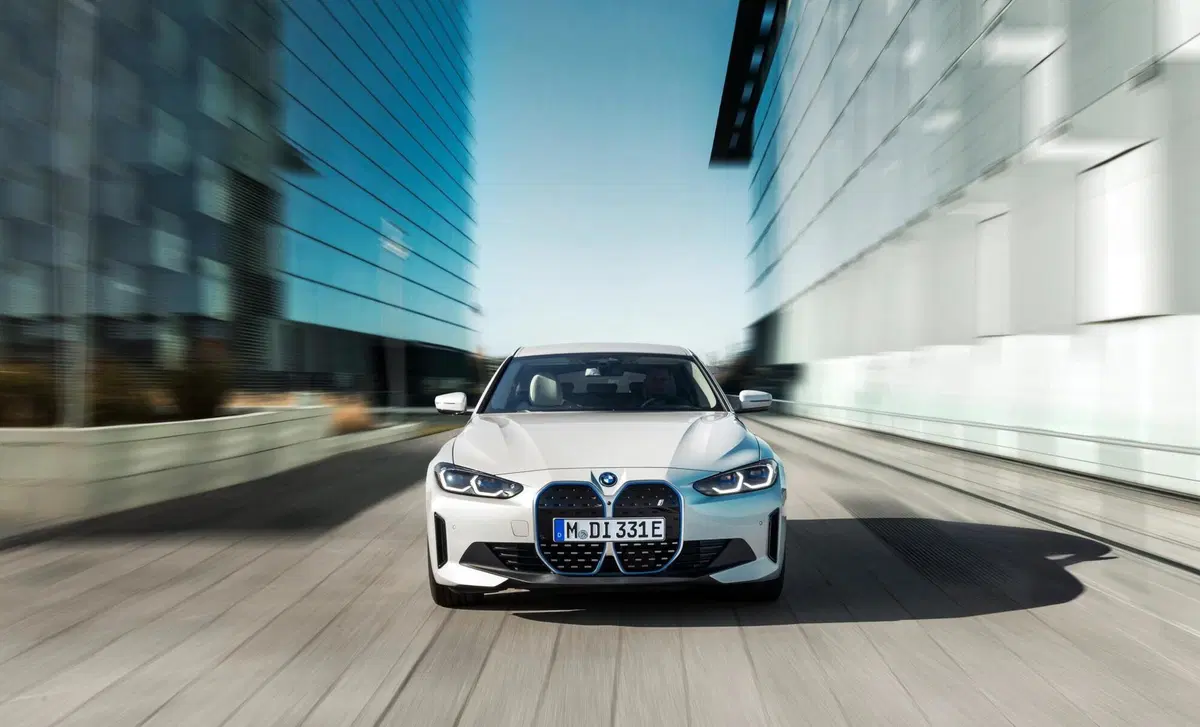 BMW i4 i4 edrive35 Sport (25)
