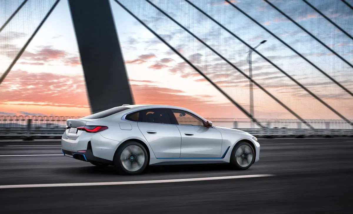 BMW i4 i4 edrive35 Sport (28)