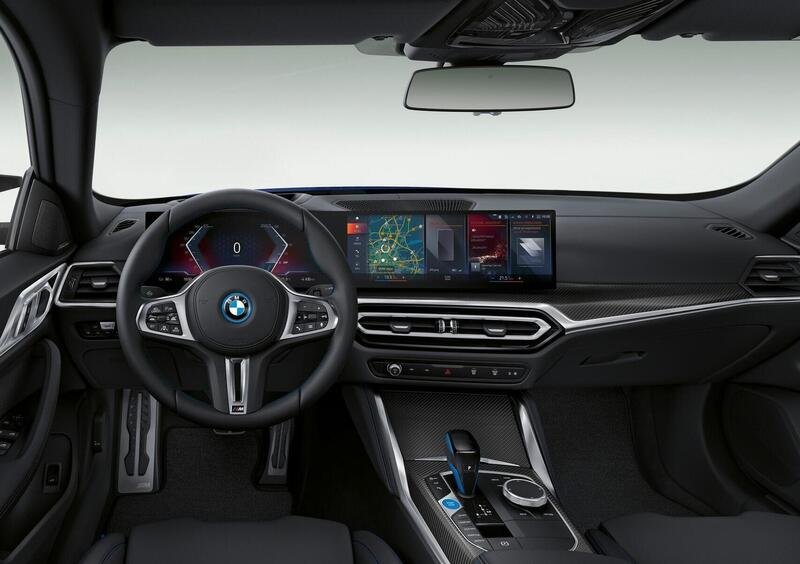 BMW i4 (2021-->>) (14)
