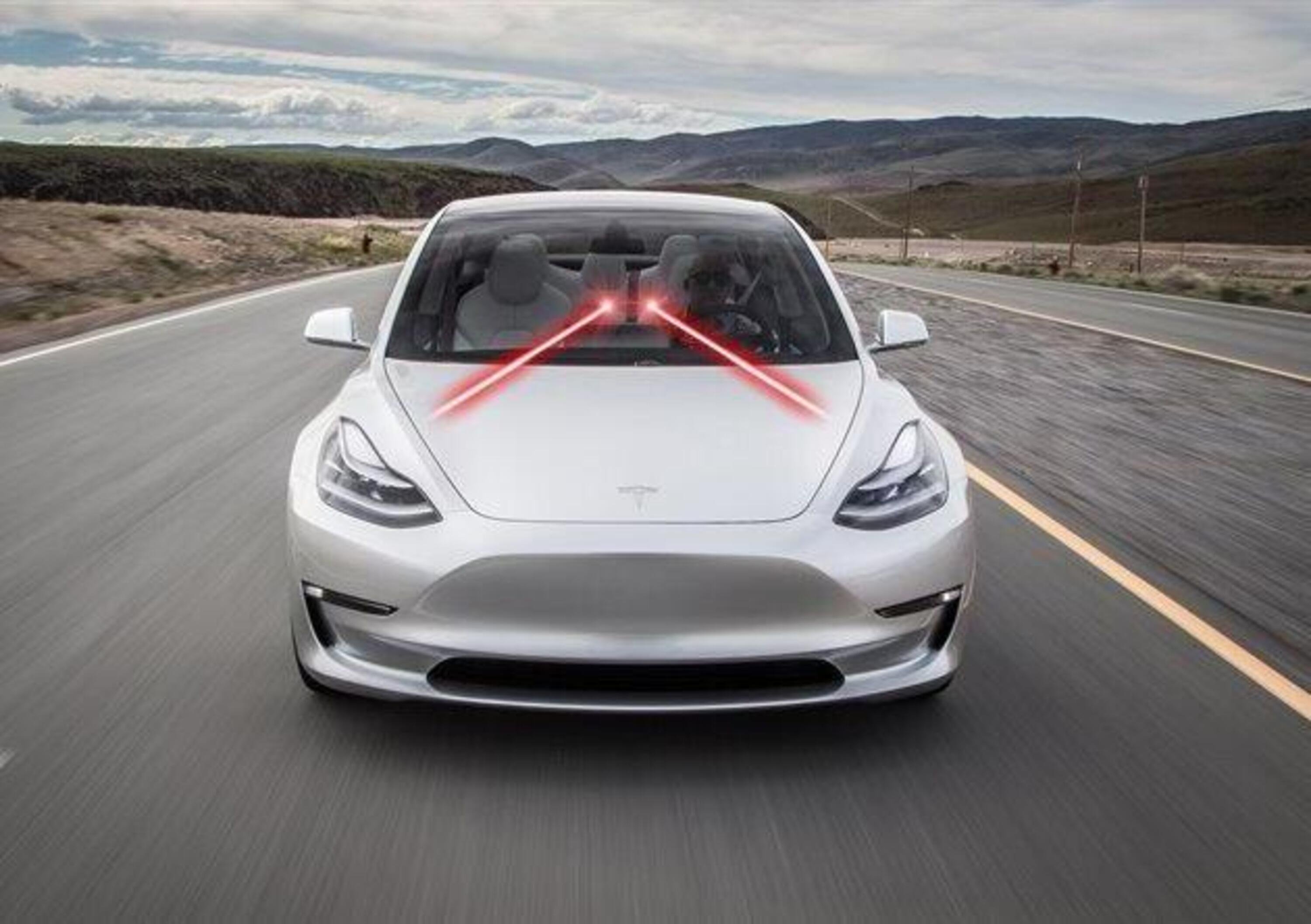 Tesla, raggi laser per pulire i vetri dell&#039;auto