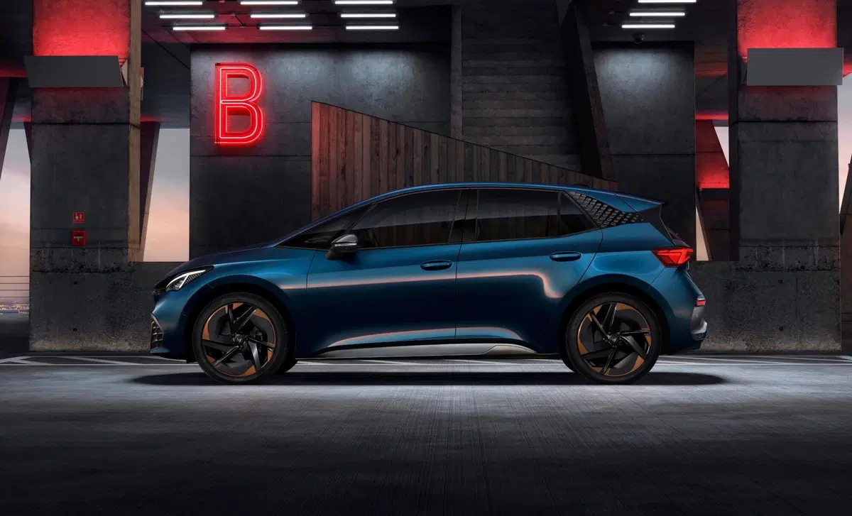 Cupra Born Born e-Boost 58kWh 231CV (7)