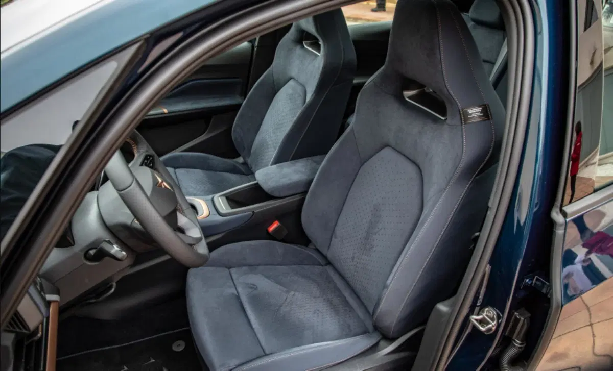 Cupra Born Born e-Boost 58kWh 231CV (13)