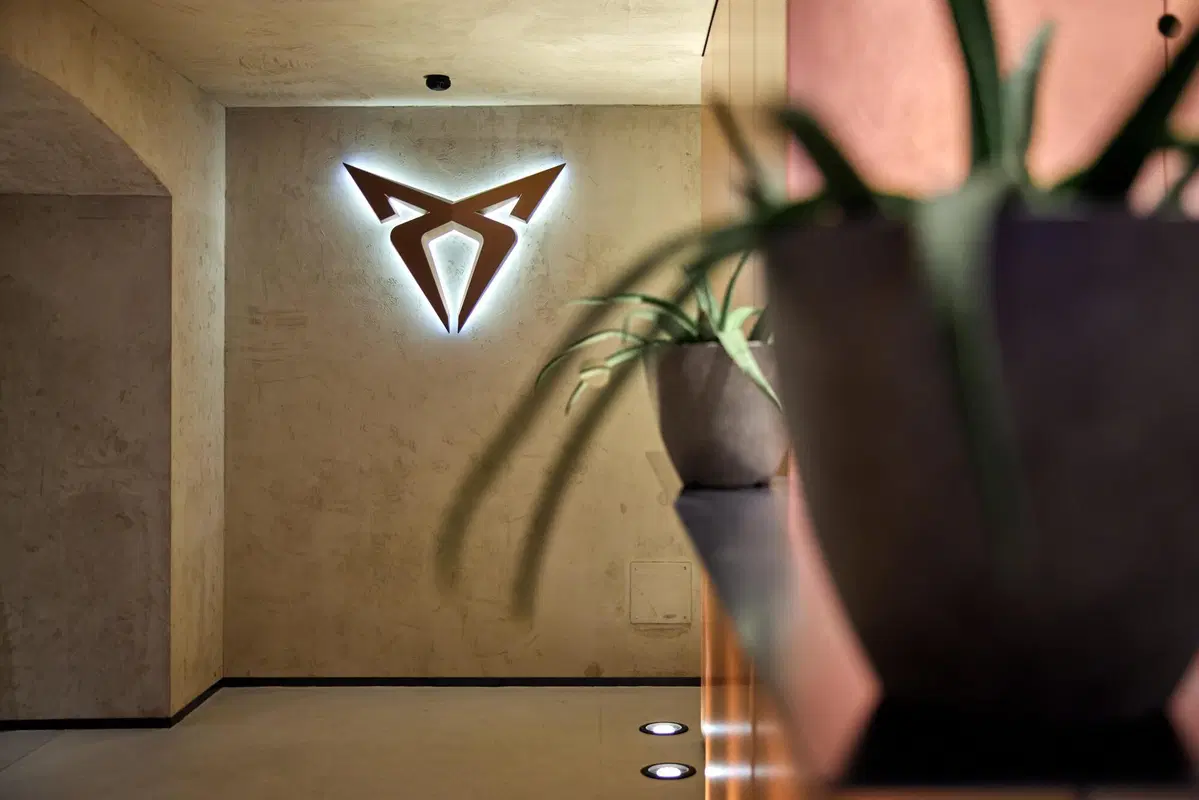 Nasce in Corso Como il Cupra Garage Milano (13)