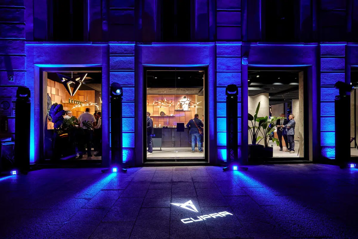 Nasce in Corso Como il Cupra Garage Milano (26)