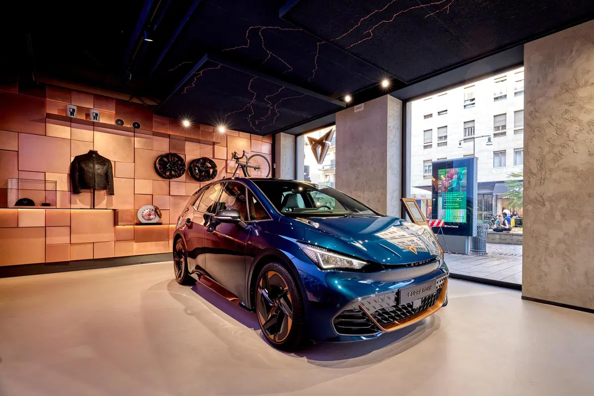 Nasce in Corso Como il Cupra Garage Milano (29)