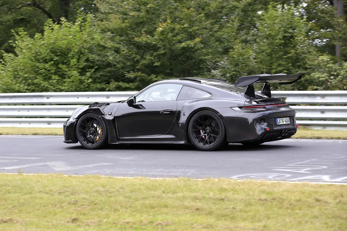 Porsche 911 GT3 RS, le foto spia al Nürburgring (7)