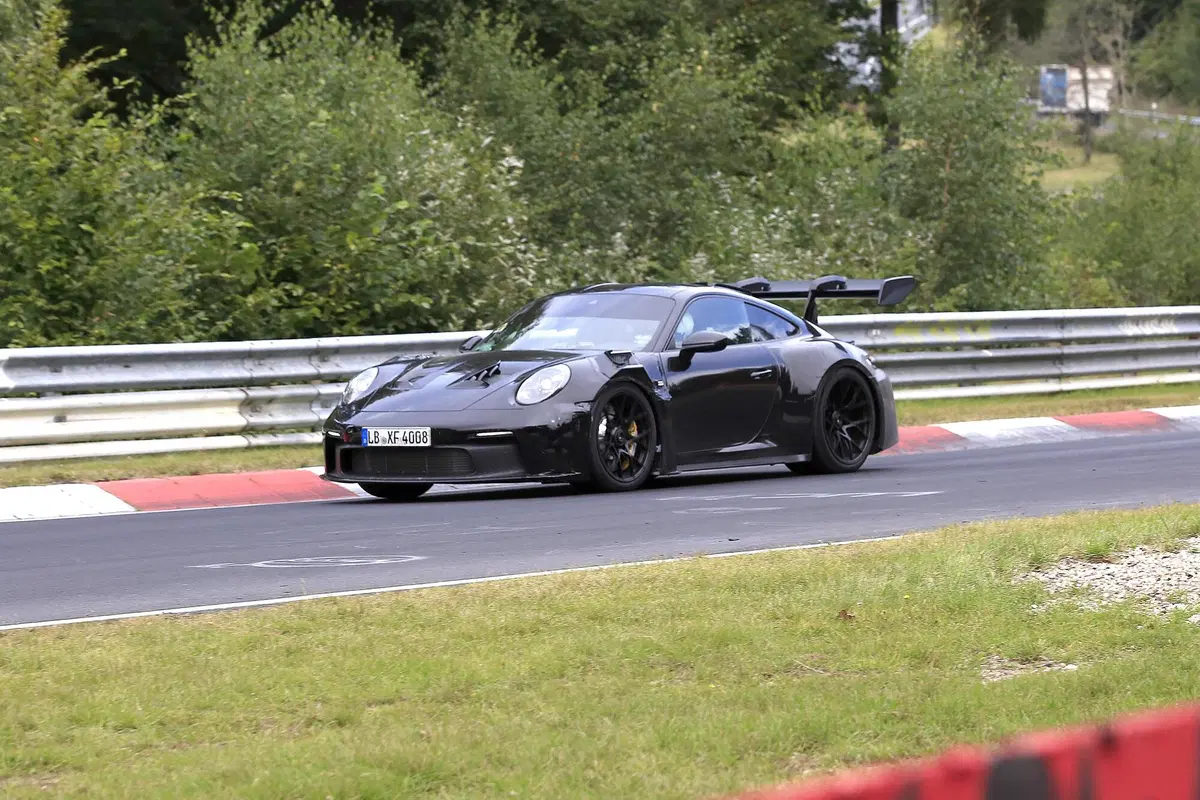 Porsche 911 GT3 RS, le foto spia al Nürburgring (8)
