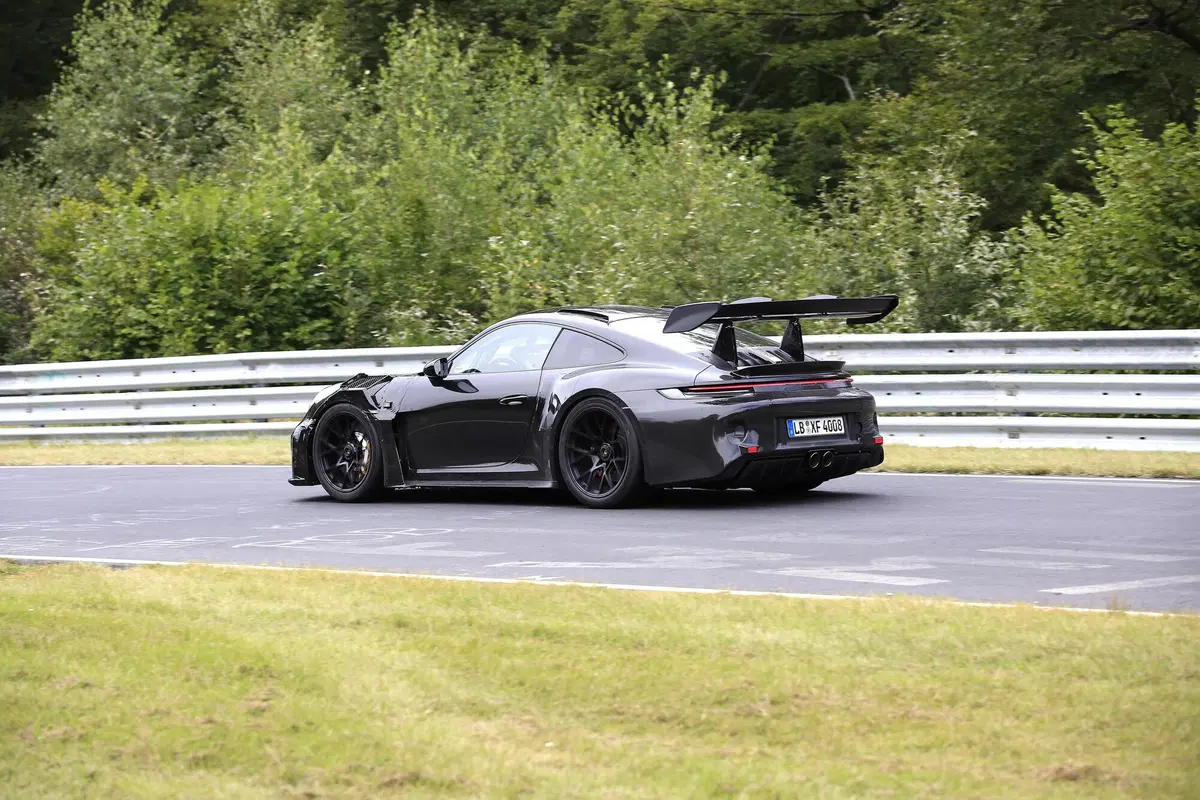 Porsche 911 GT3 RS, le foto spia al Nürburgring (12)